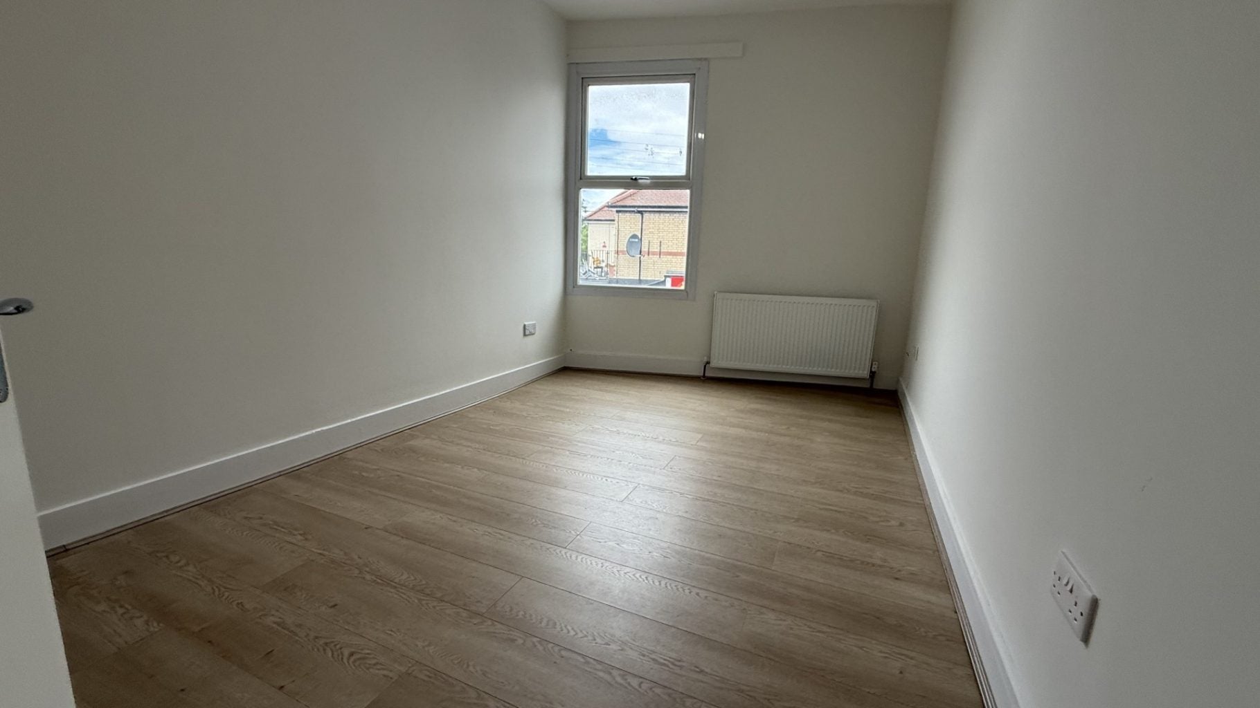 Flat Hertford Road in Greater London
