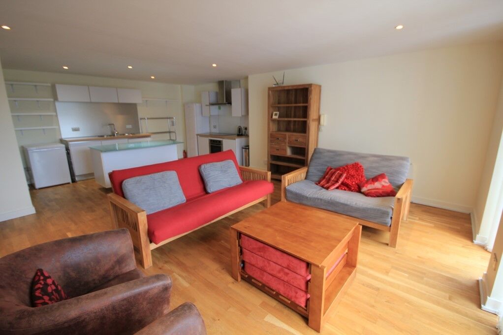 Flat Kennet Side in Reading