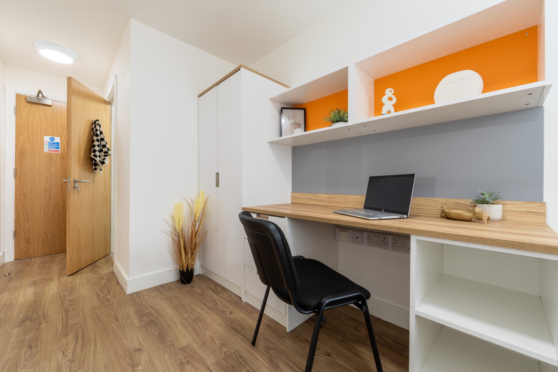 Room Lower Chatham Street in Manchester