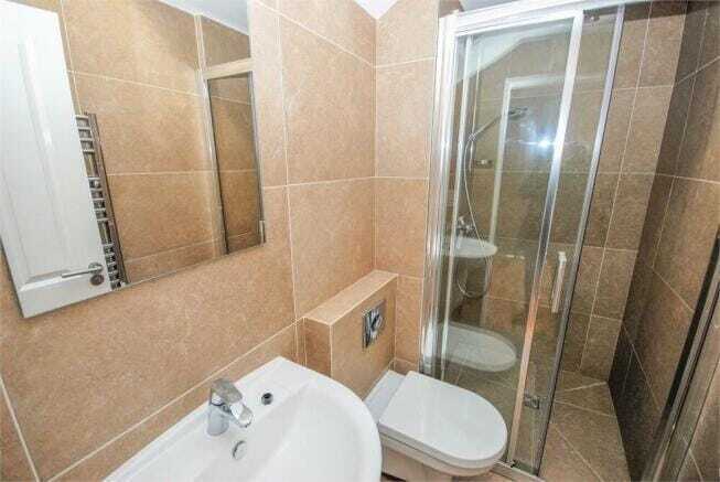 Flat Rowland Street in Rugby