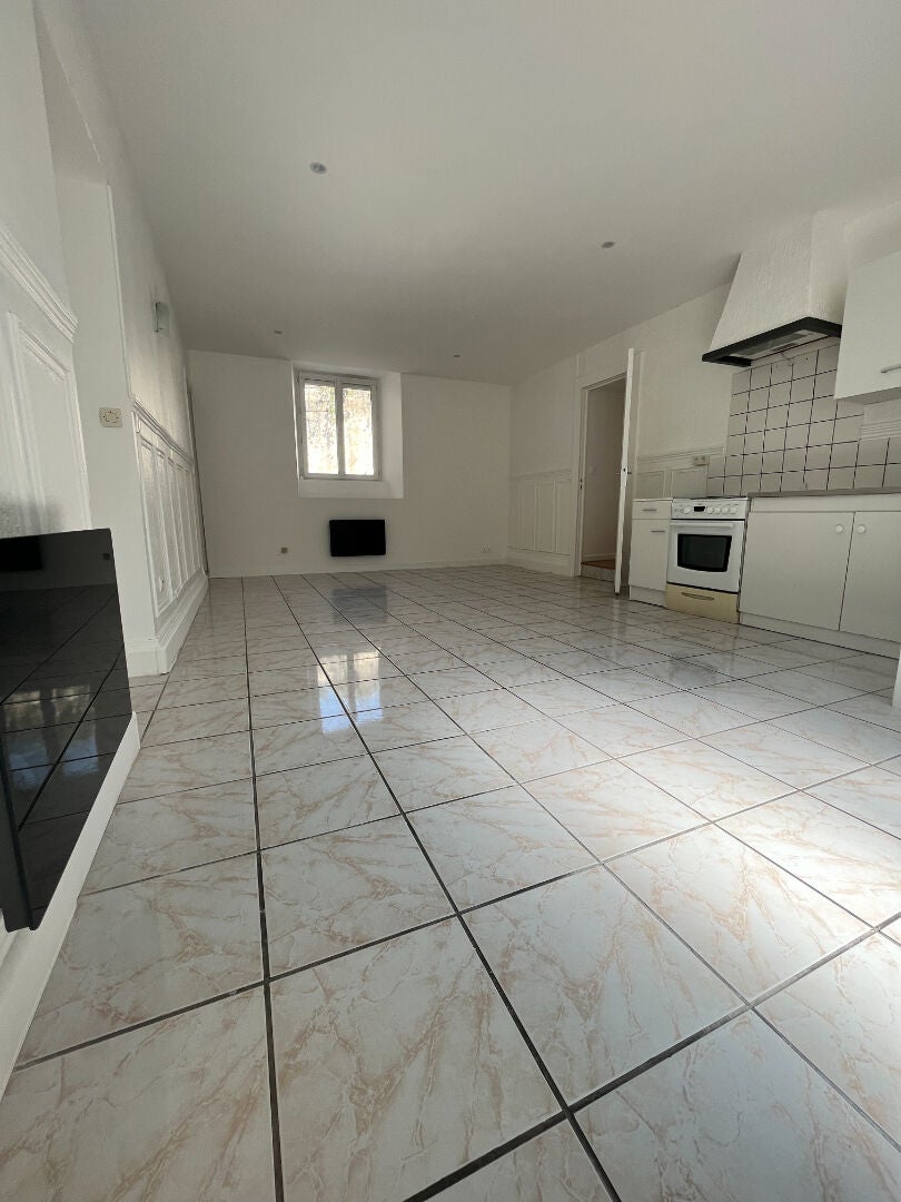 Flat Rue des Haies in Plessis-Saint-Benoist