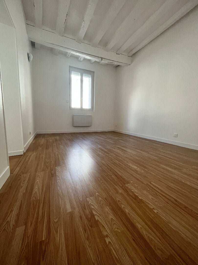 Flat Rue des Haies in Plessis-Saint-Benoist