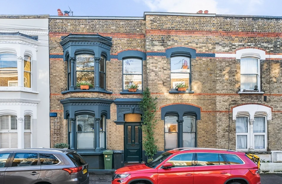 House Elm Park in Greater London