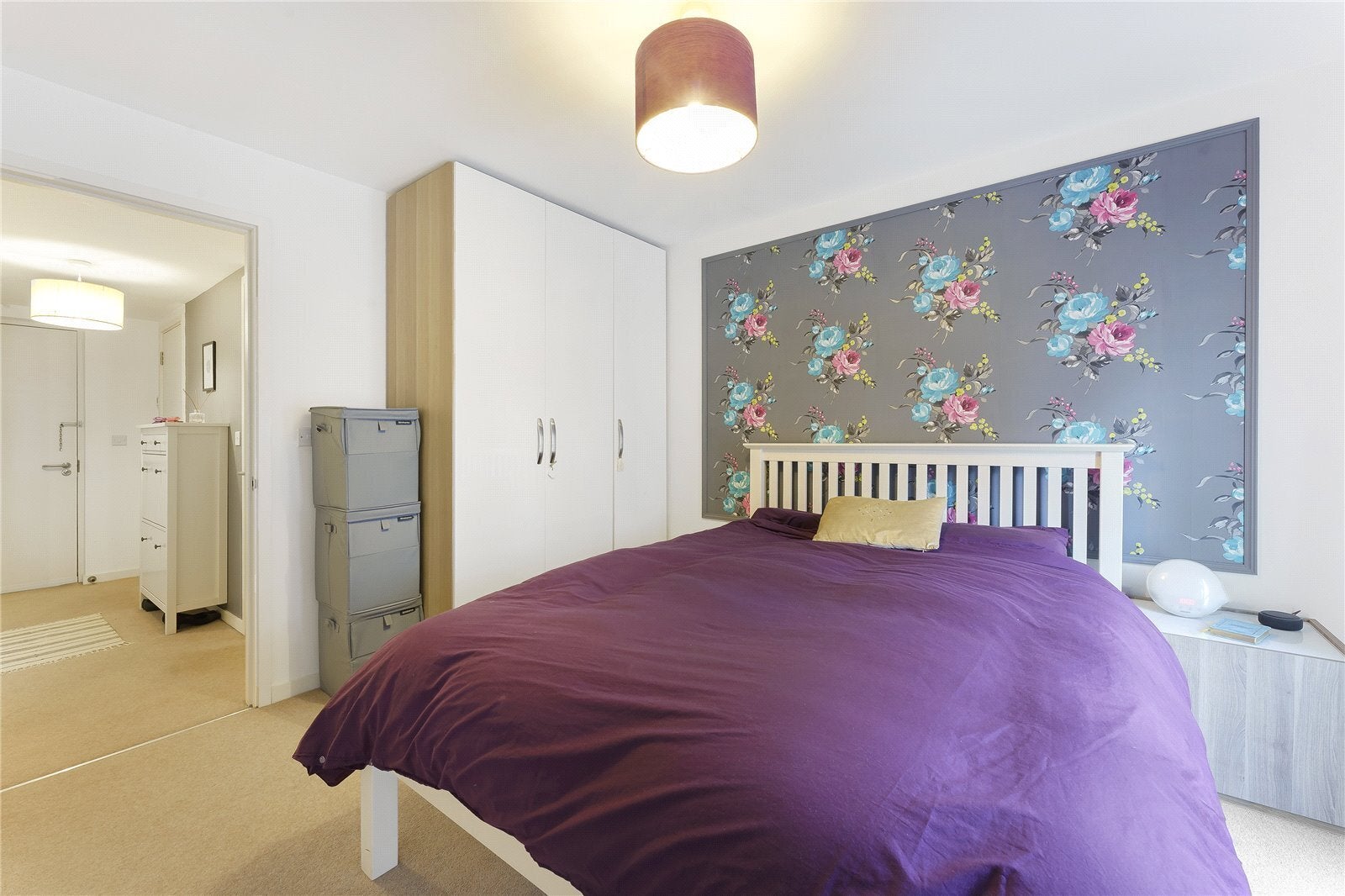 Flat Hardwicks Square in Greater London