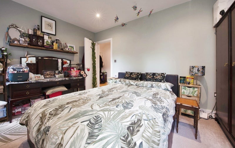 Room Dagnall Park in Greater London