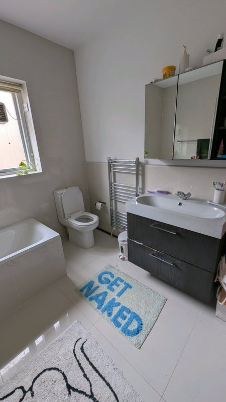 Room Myrdle Street in Greater London