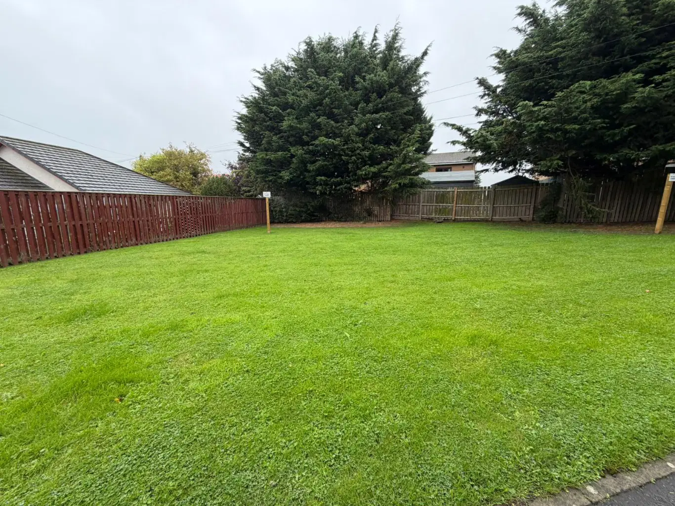 Flat Moredun Park Gardens in City of Edinburgh