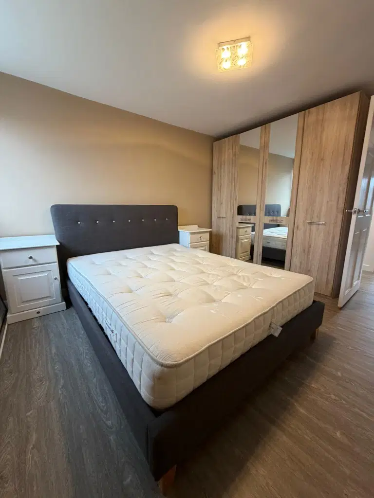 Flat Moredun Park Gardens in City of Edinburgh