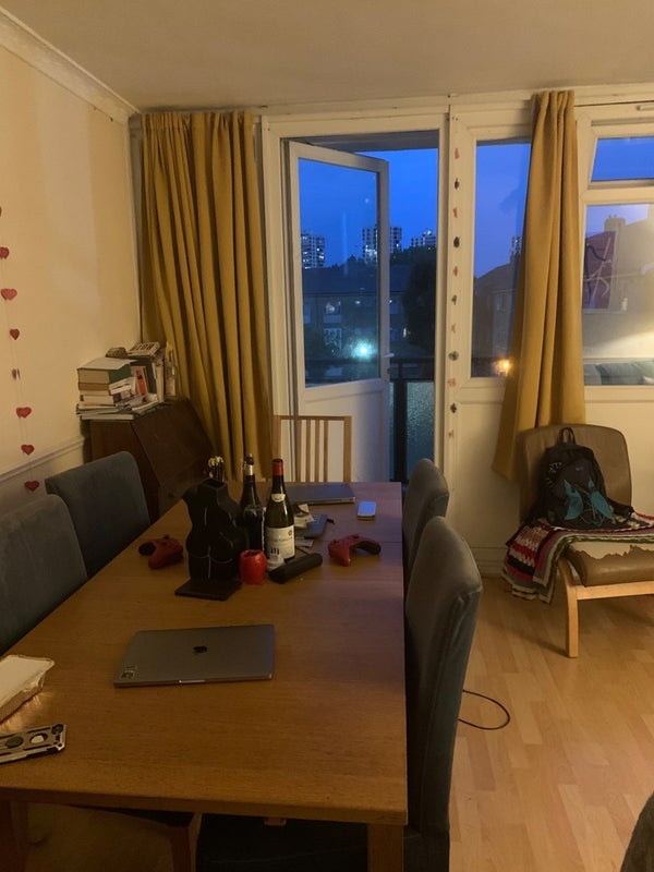 Flat Westcott Road in London