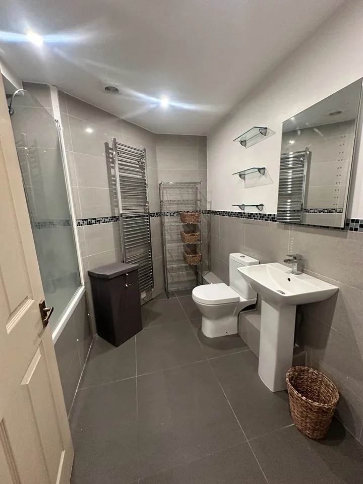 Flat Cartwright Street in Greater London