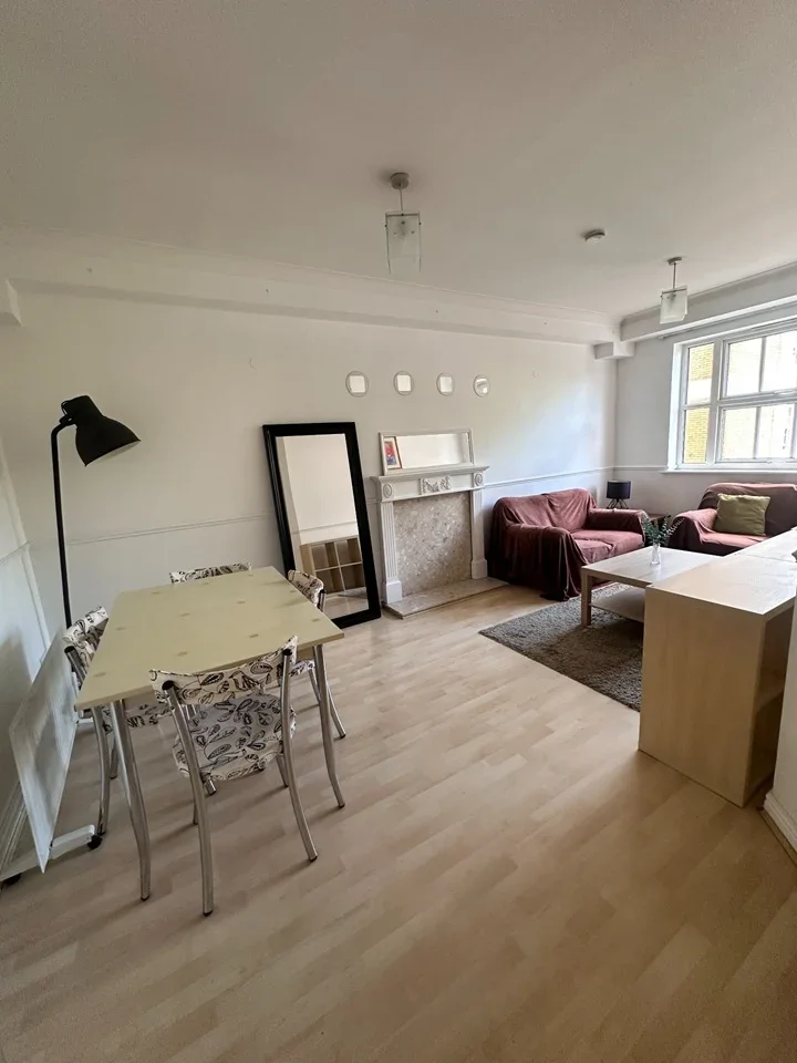 Flat Cartwright Street in Greater London