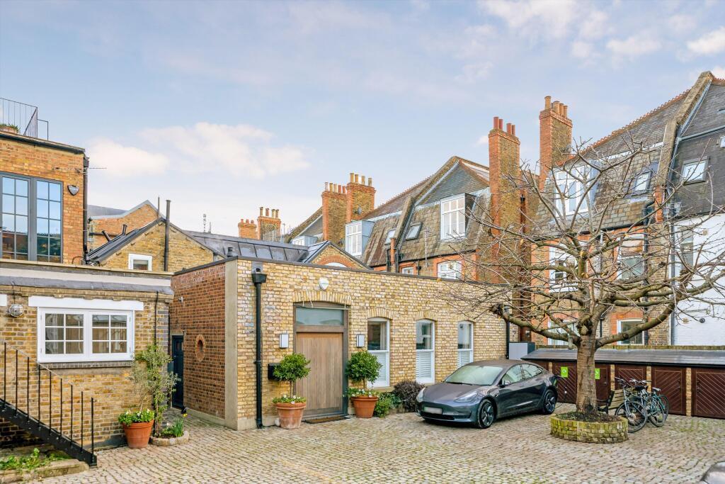 House Rigault Road in Greater London