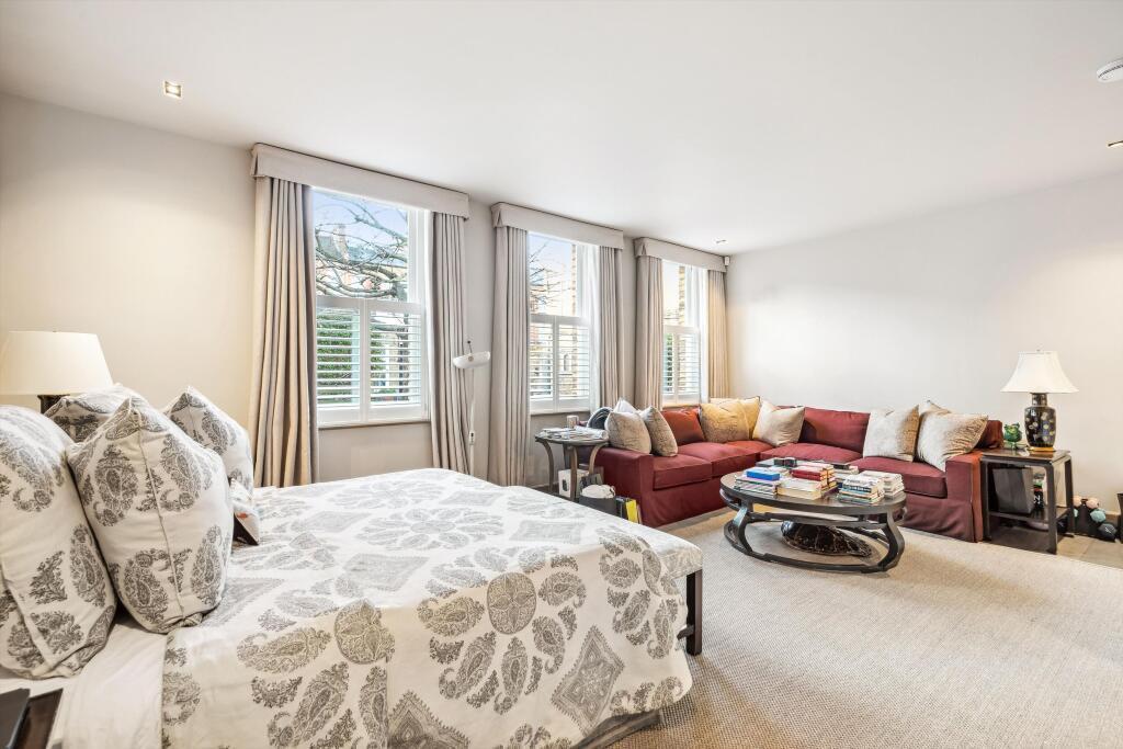 House Rigault Road in Greater London