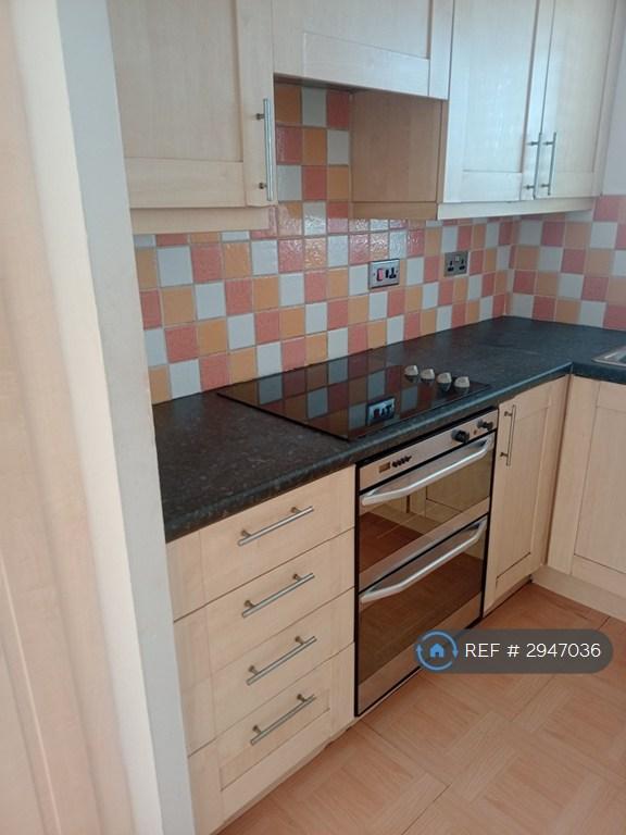 Room Burnham Road in Greater London