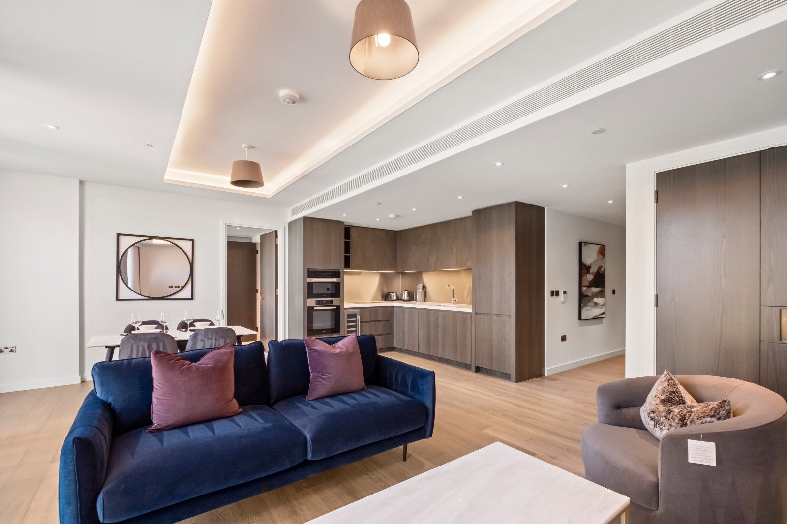 Flat Carnation Way in Greater London