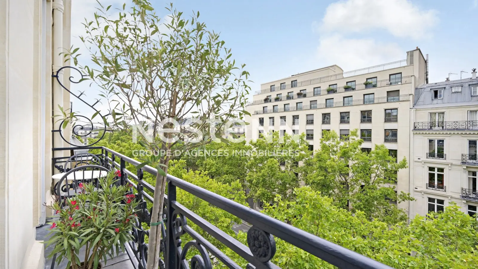 Appartement Avenue de Messine à Paris