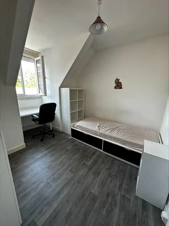 Chambre Rue d'Austerlitz à Compiègne