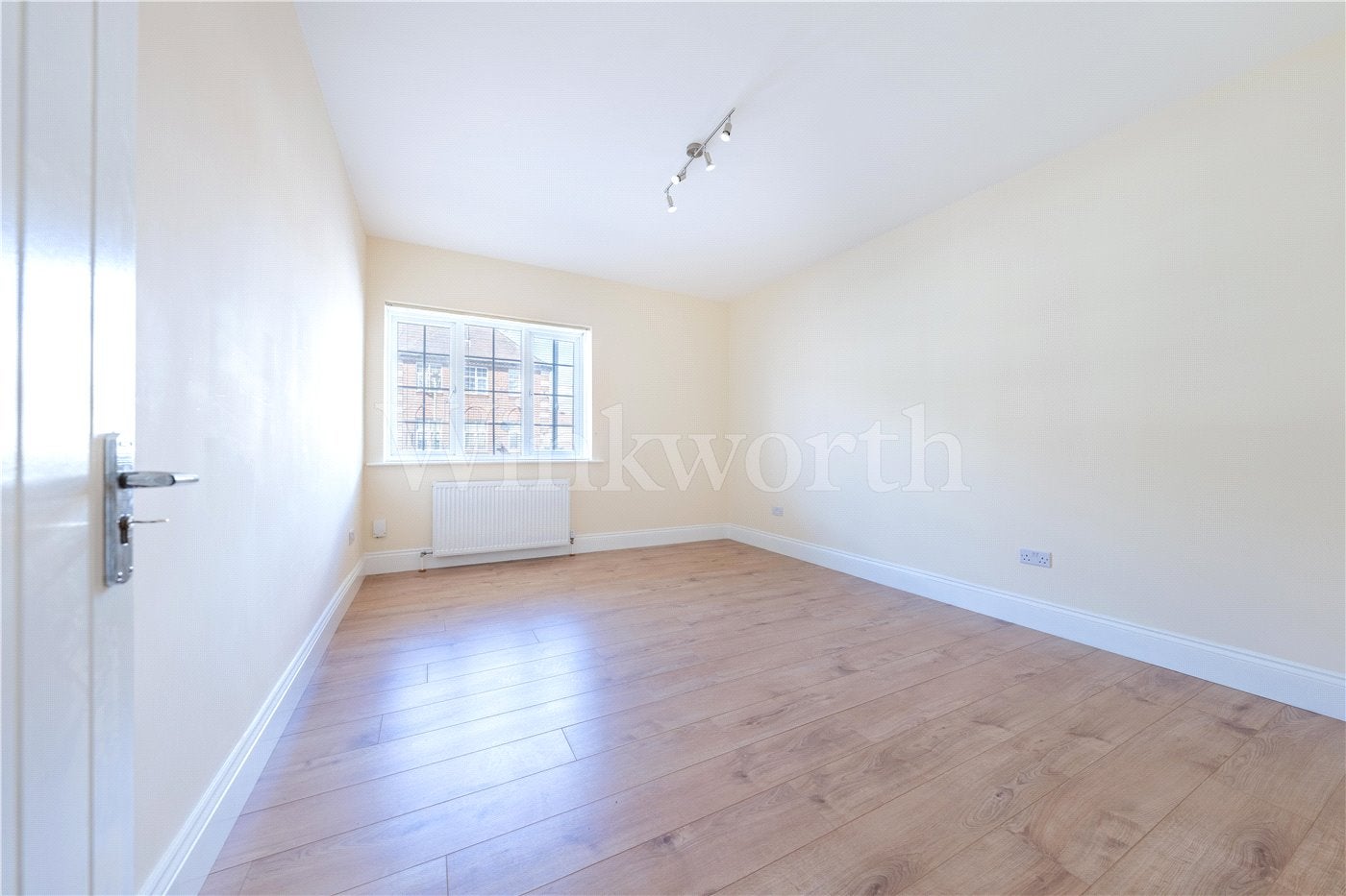 Flat Vivian Avenue in Greater London