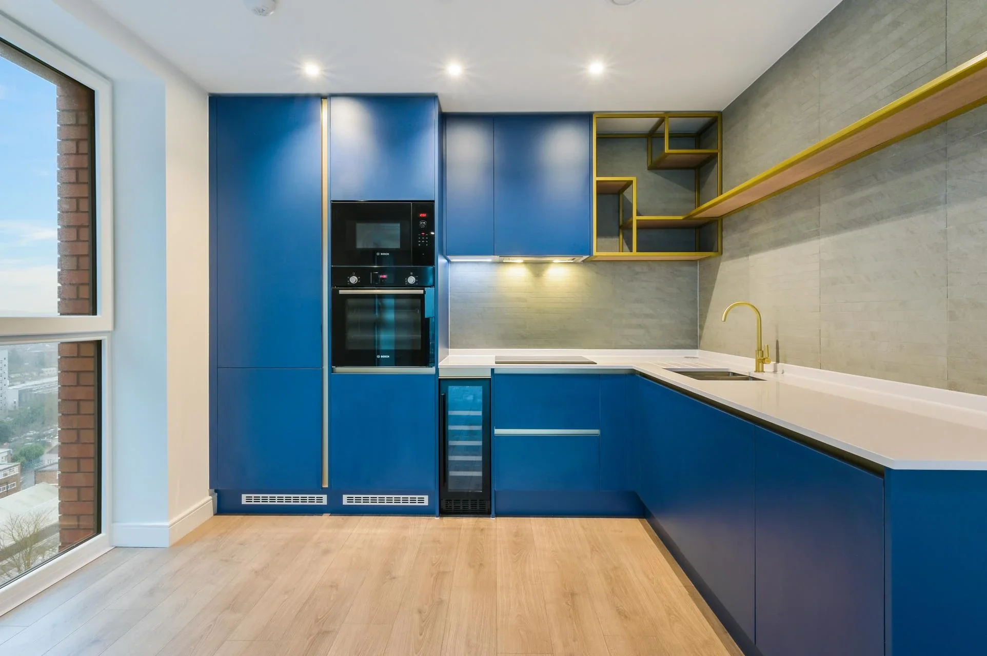 Flat Abbeydale Road in Greater London
