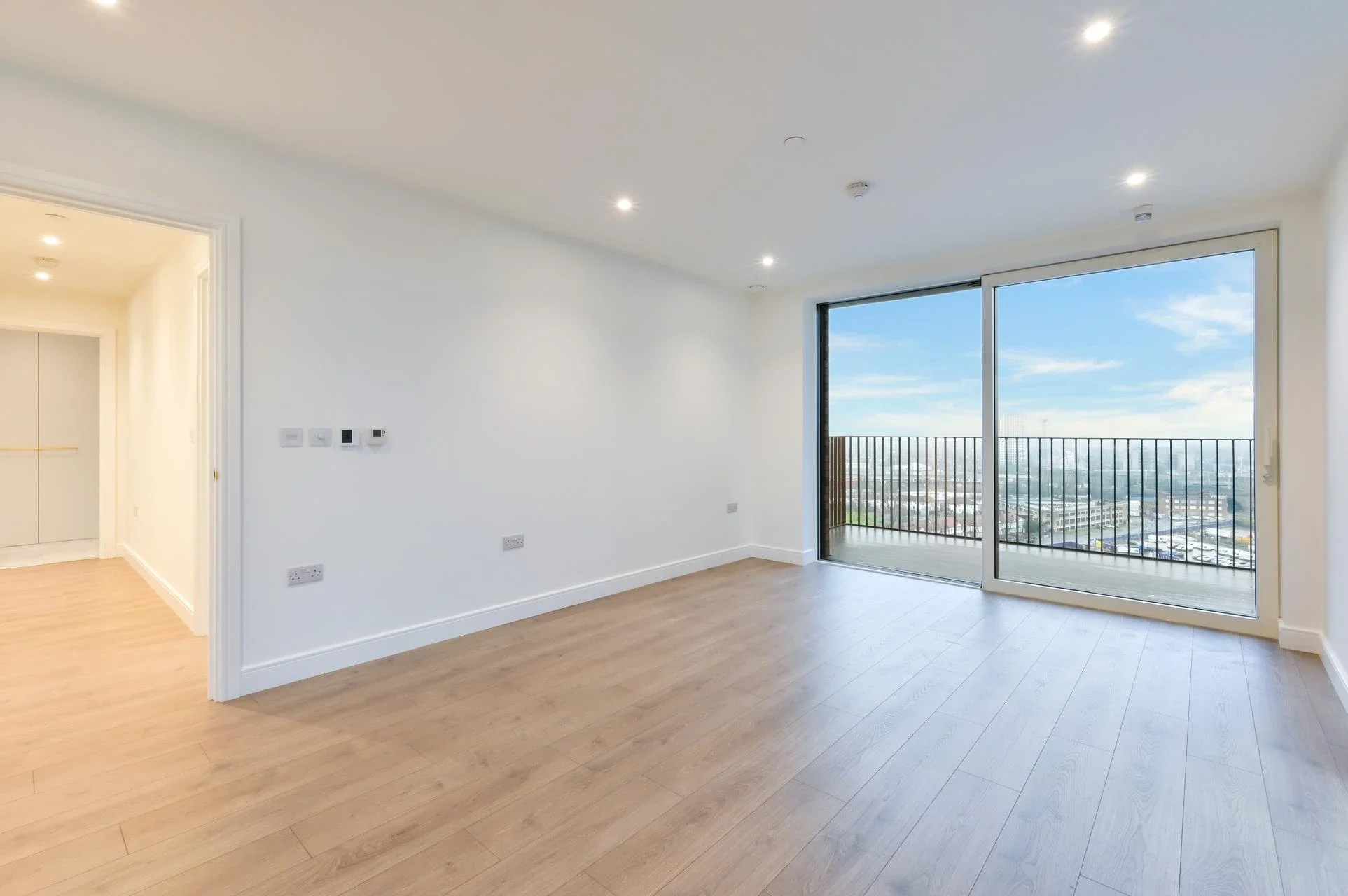 Flat Abbeydale Road in Greater London