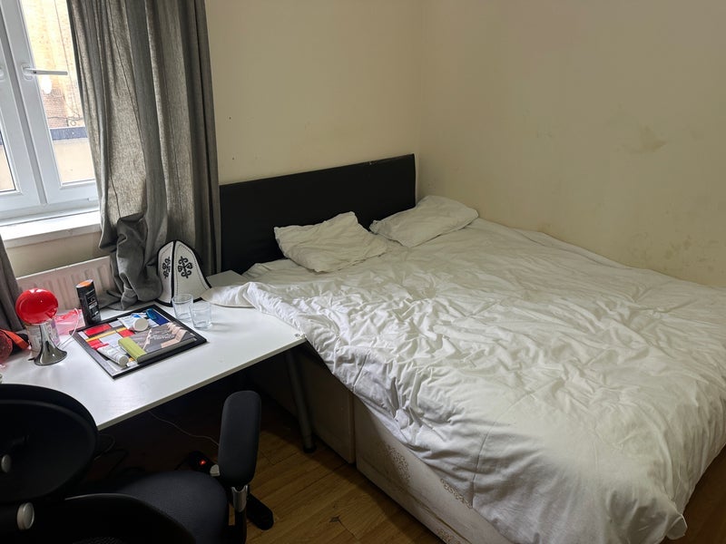 Room Malcolm Road in Greater London