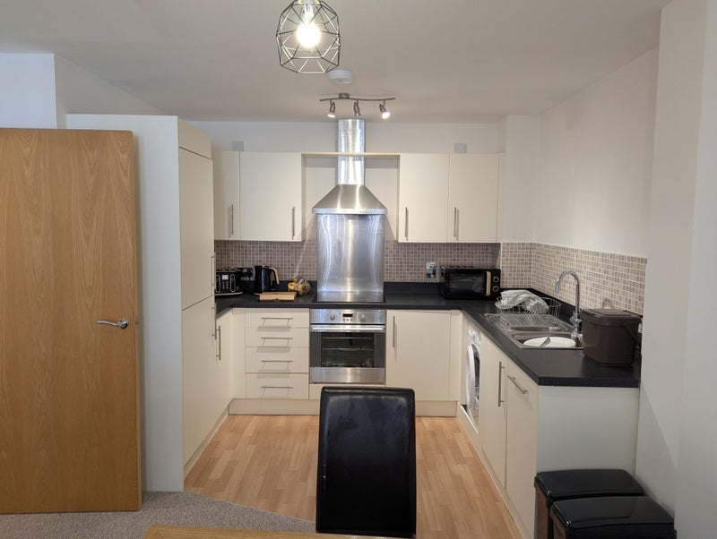 Room Overstone Court in Cardiff