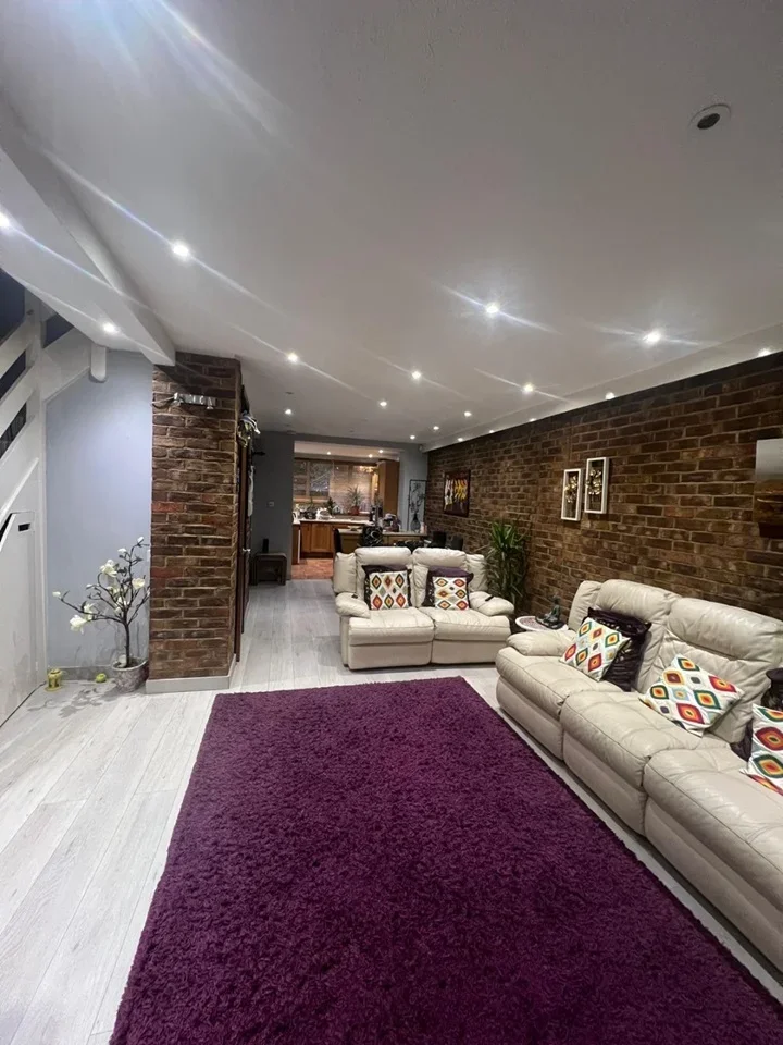 House Methuen Road in Greater London