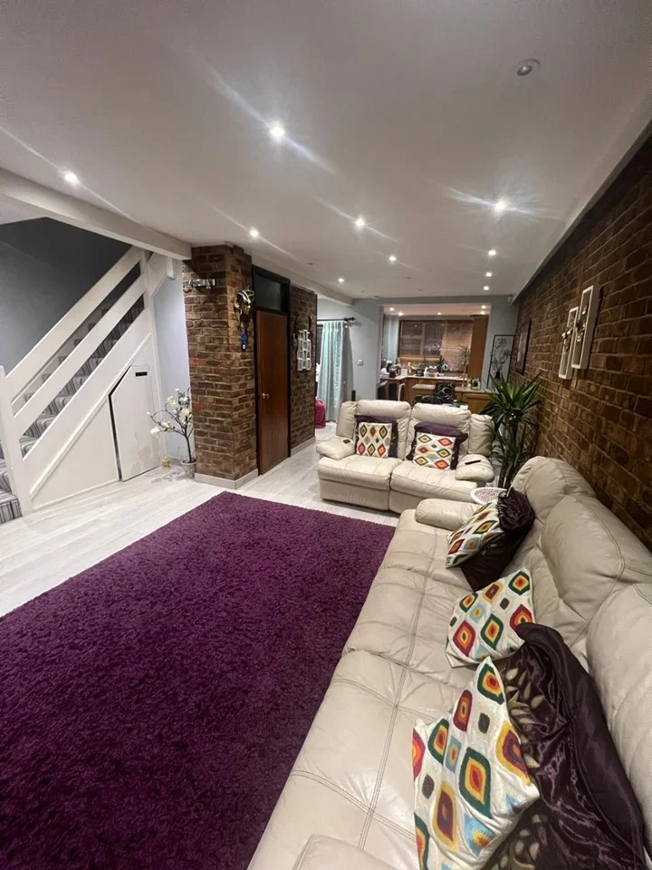 House Methuen Road in Greater London