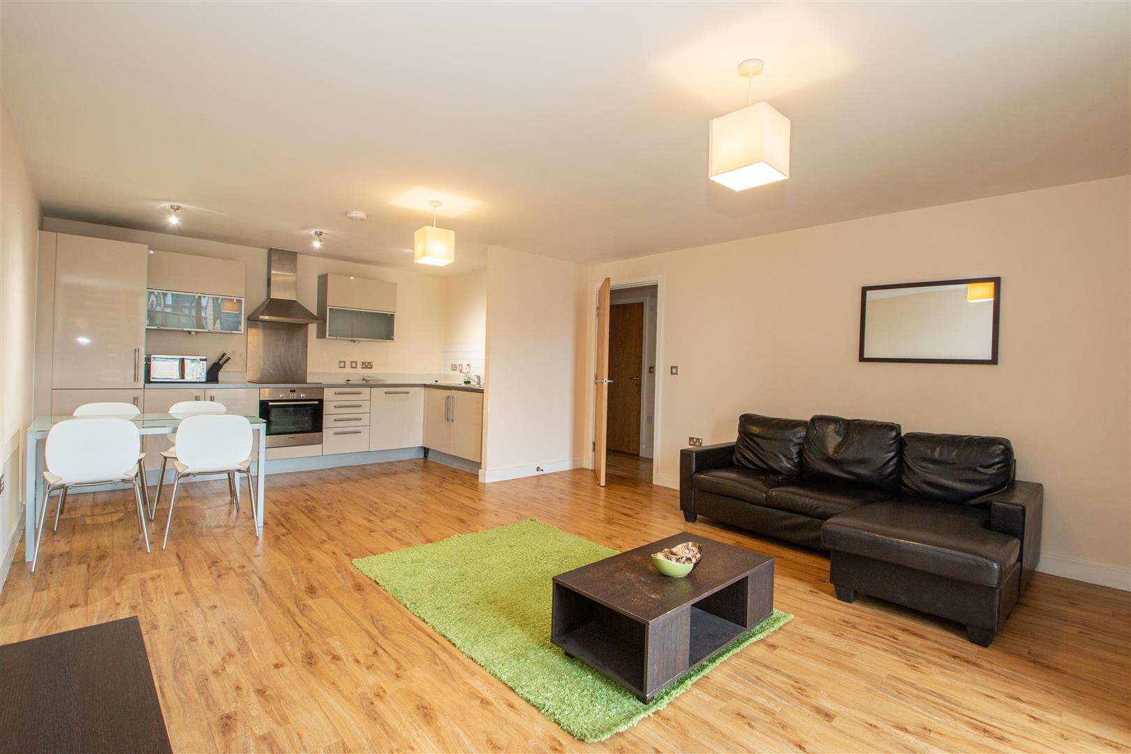 Flat Strobel Mews in Upton