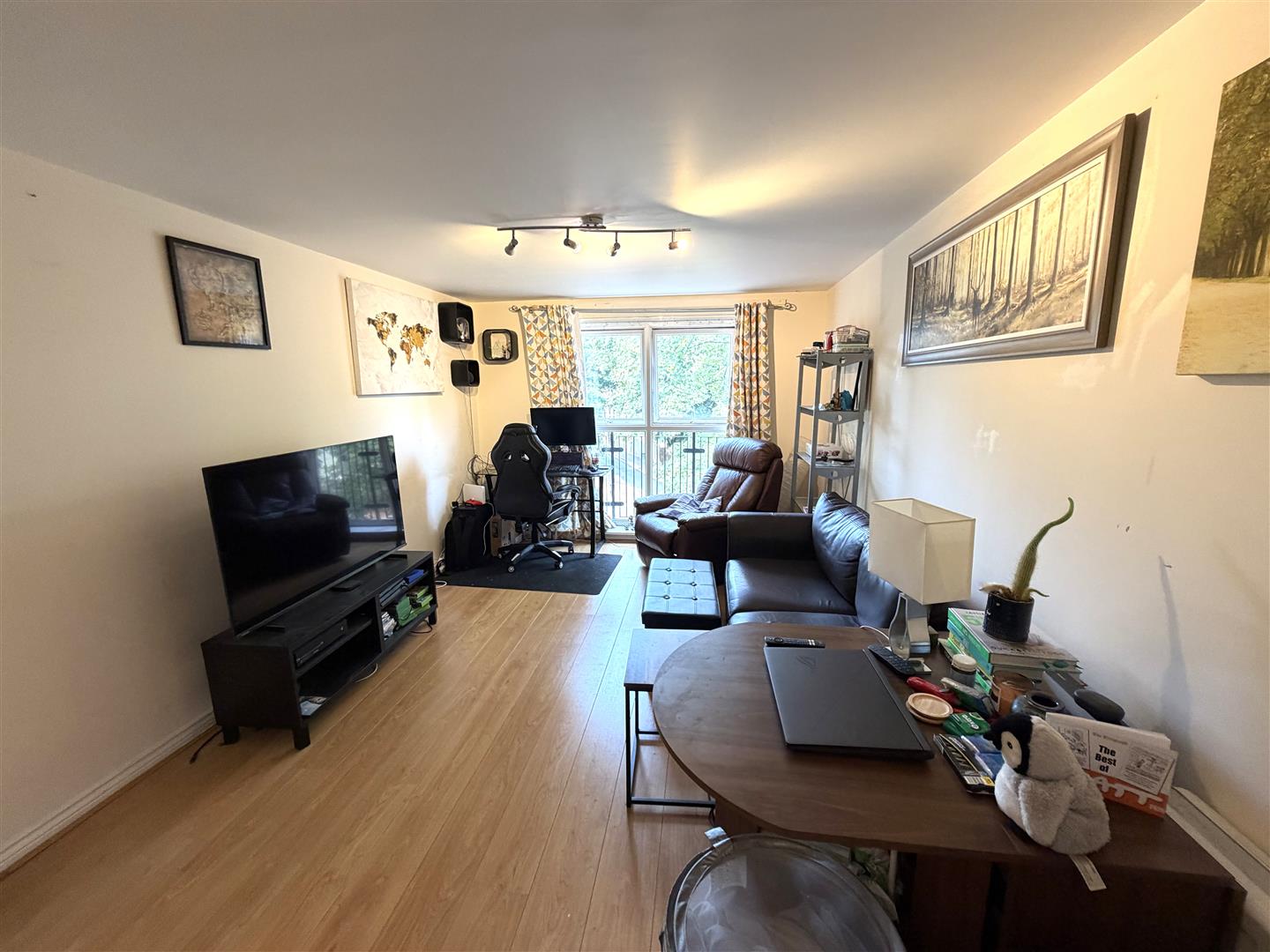 Flat Byron Road in Eastleigh