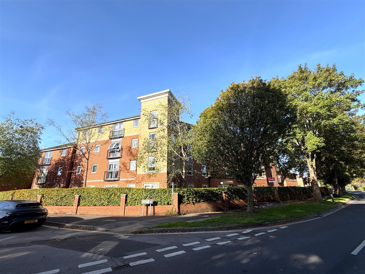 Flat Byron Road in Eastleigh