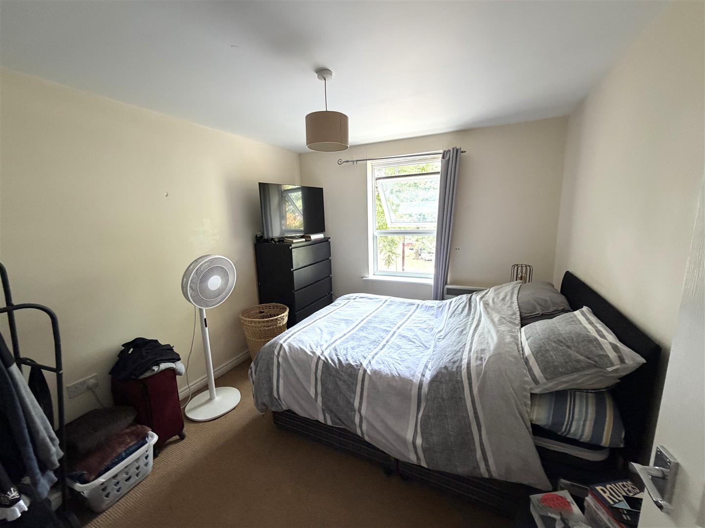 Flat Byron Road in Eastleigh