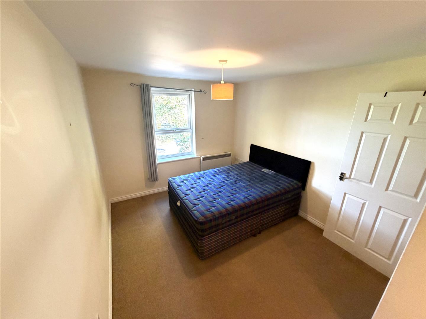Flat Byron Road in Eastleigh