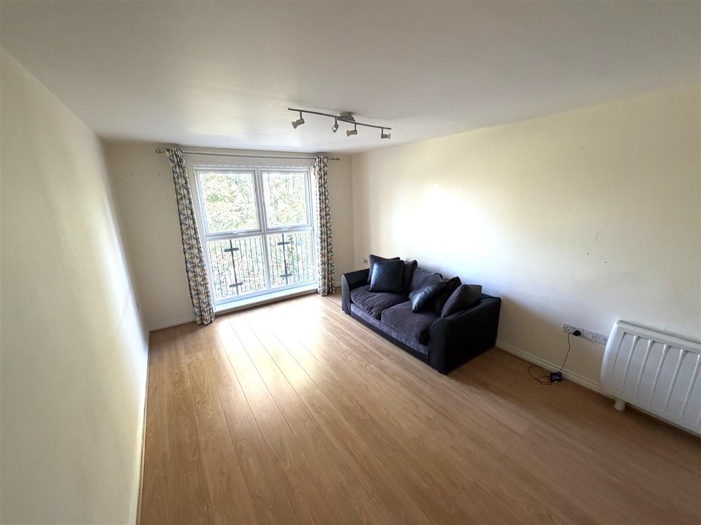 Flat Byron Road in Eastleigh