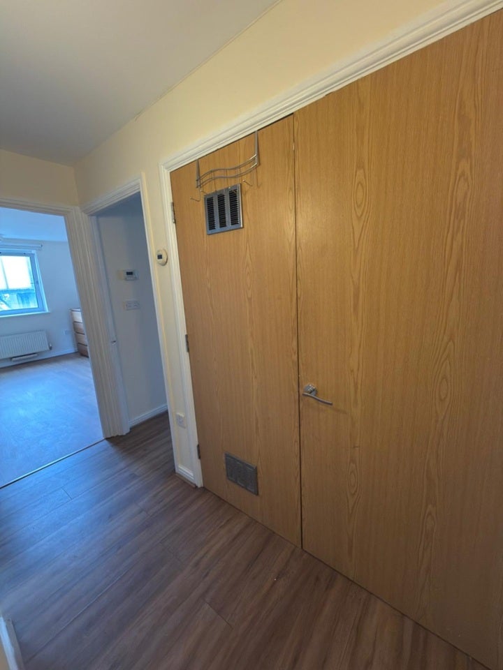 Room High Road in Greater London