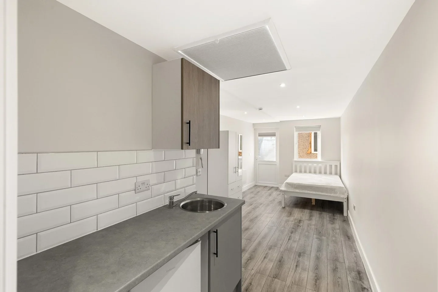 Flat Pooley Green Road in Borough of Runnymede