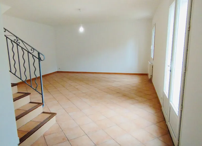 Maison Rue Ambroise Croizat à Pertuis
