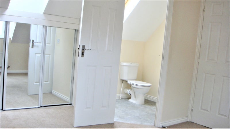 Room Farnborough Avenue in Rugby