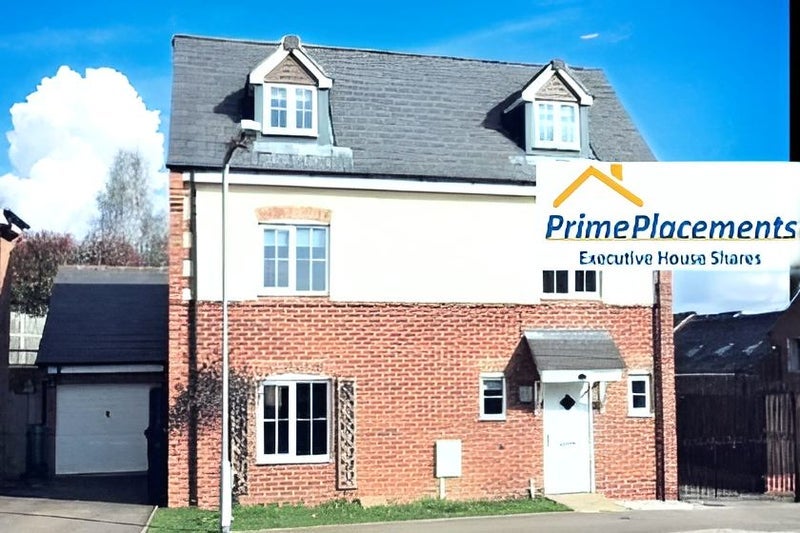Room Farnborough Avenue in Rugby