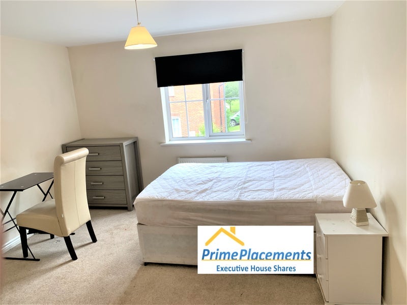 Room Farnborough Avenue in Rugby