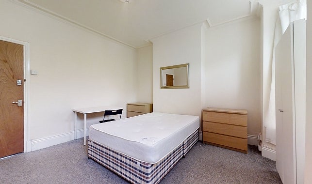 Flat Edmund Road in Sheffield