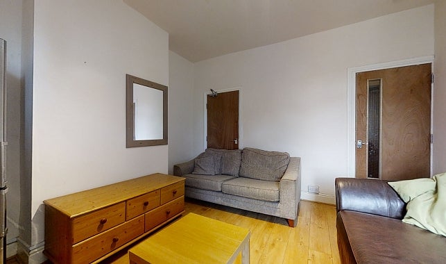 Flat Edmund Road in Sheffield