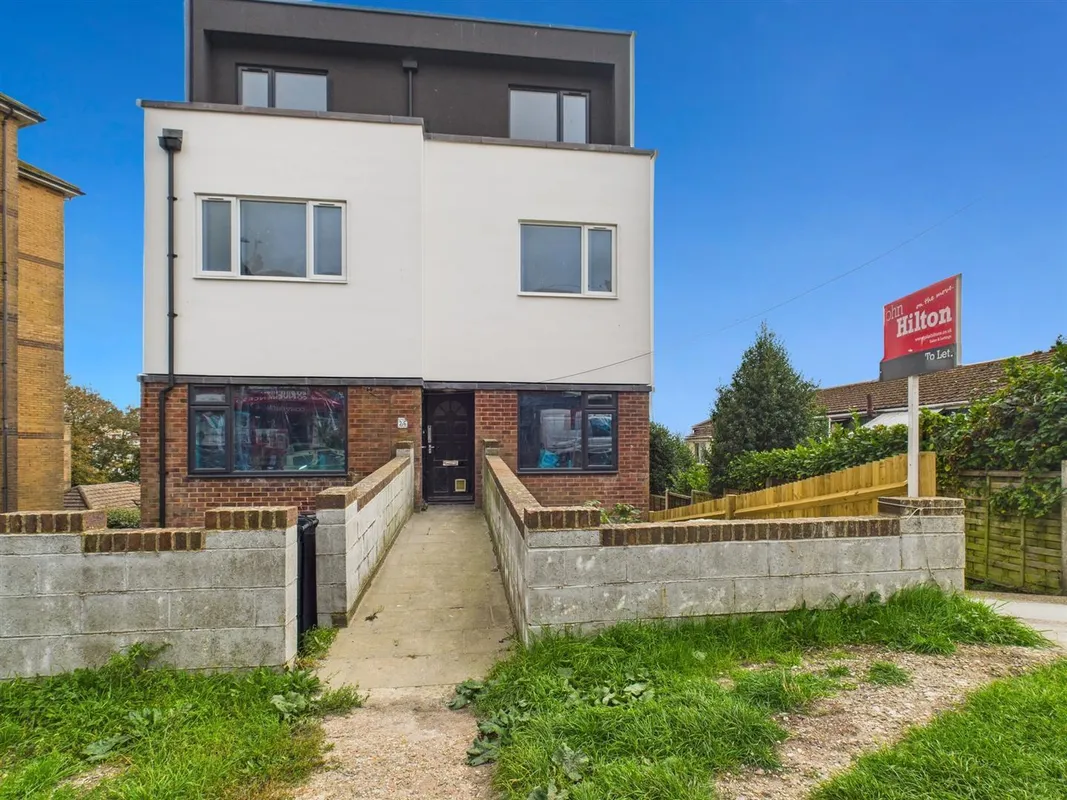 Flat Warren Way in Brighton