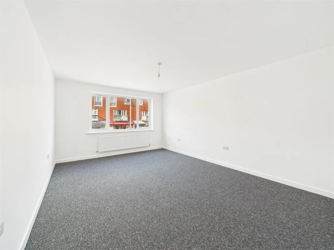 Flat Warren Way in Brighton