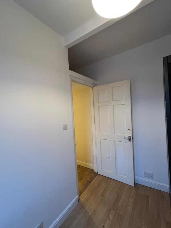 Room Gardner Road in Greater London