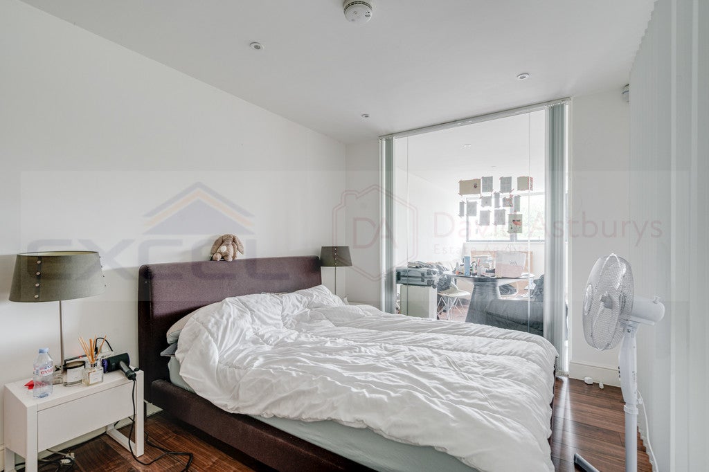 Flat Swiss Terrace in Greater London