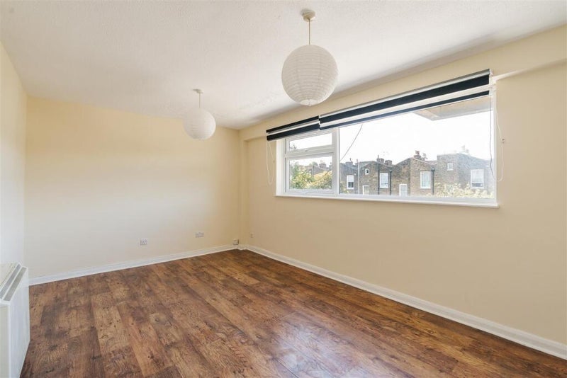 Flat Hornsey Road in Greater London