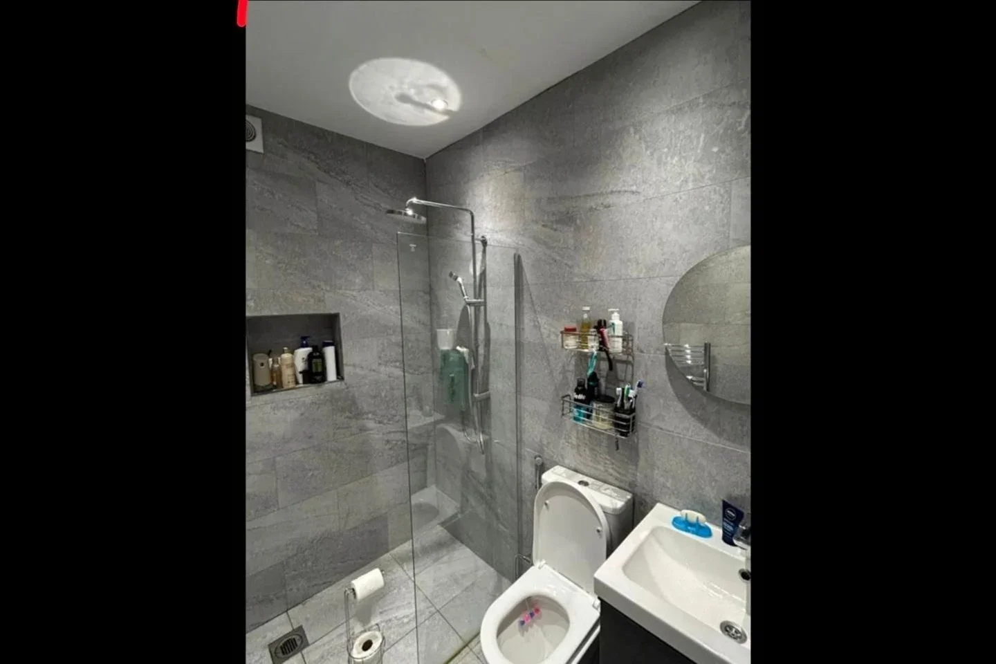 Room Cumberland Road in Greater London