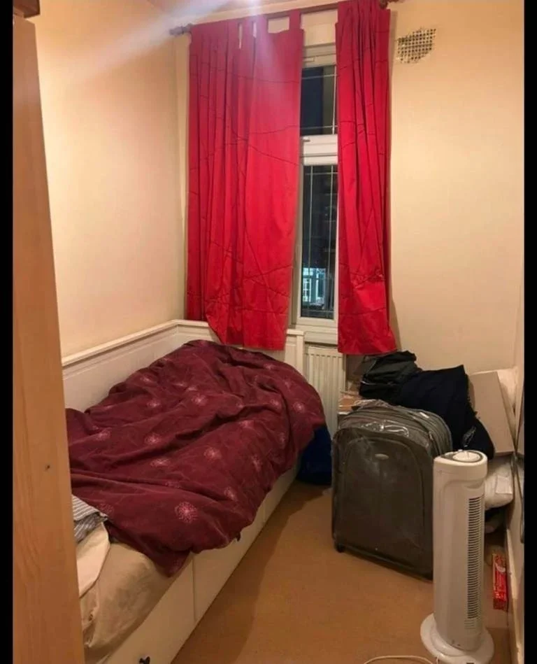 Room Cumberland Road in Greater London