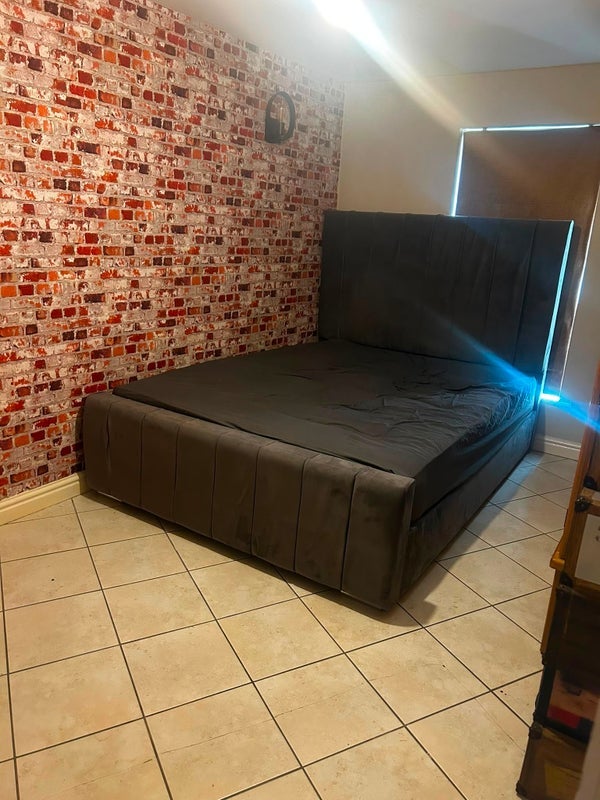 Room Doncaster Road in Barnsley
